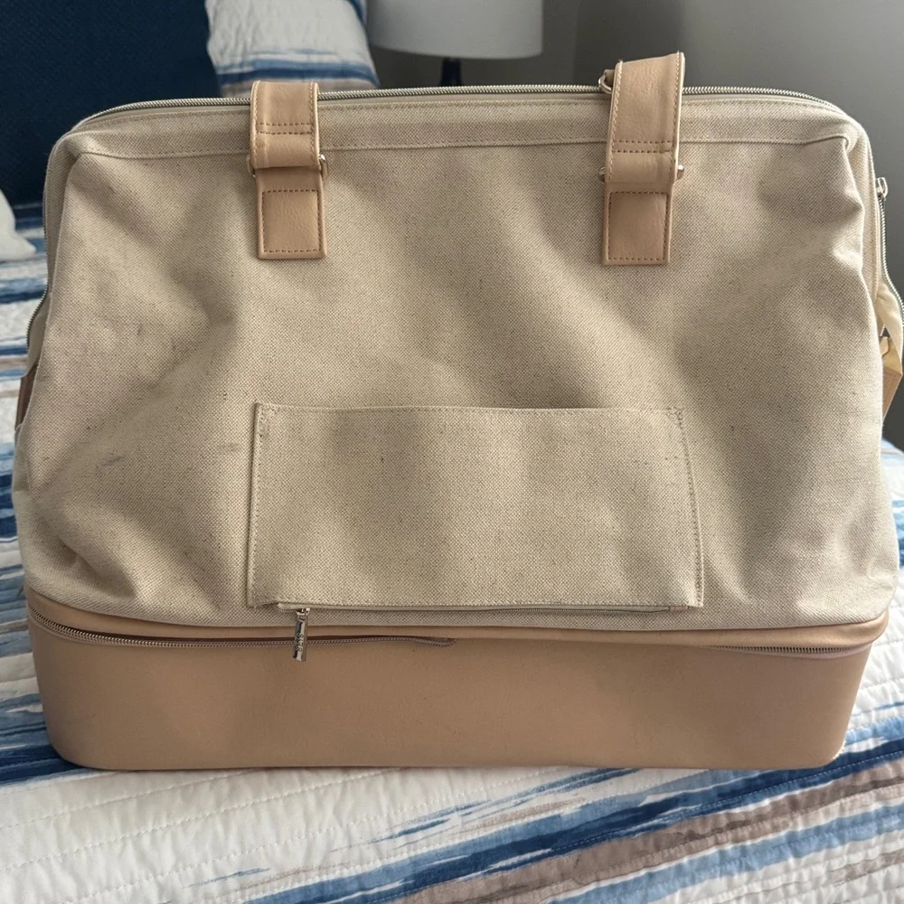 Beis Weekender with Make up case - Picture 2 of 10